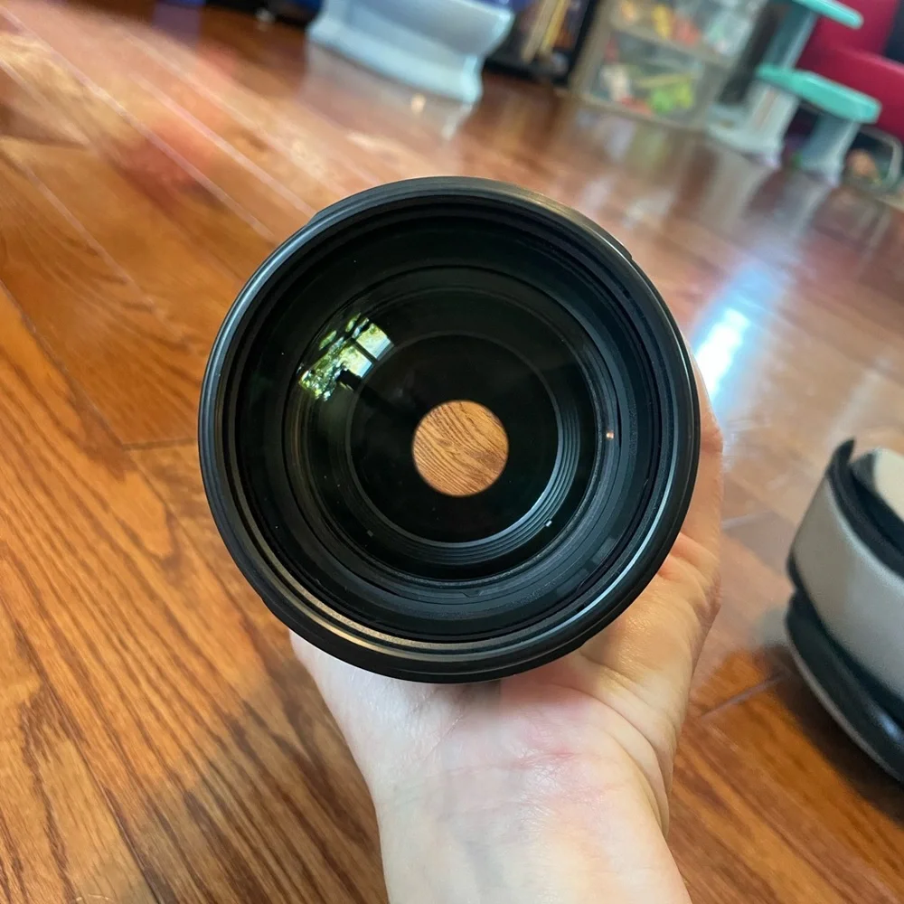Canon EF 70-200 2.8 lll with lens hood and Canon case